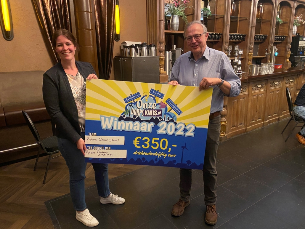 De gewonnen prijzen zijn overhandigd! - Onze Dorpskwis